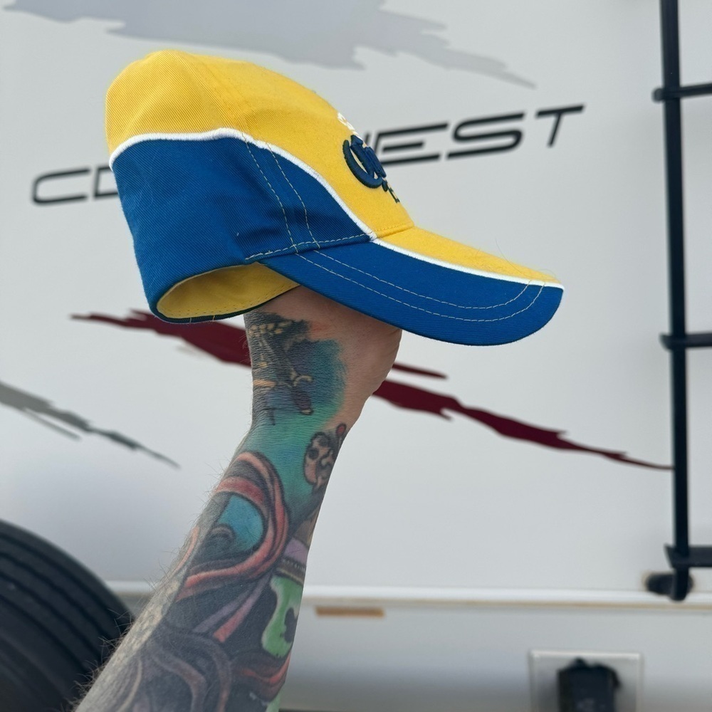 Corona beer hat
Strap back color block
Yellow and blue nice condition - Picture 2 of 4